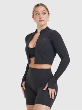 Oner Active Timeless Cropped Black Zip-Up Active Jacket